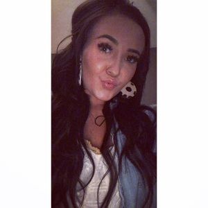 Meet your Posher, Devan